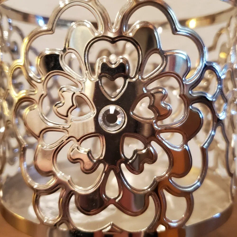 Bath & Body Works Flower Heart Gem Pedestal 3-Wick Candle Holder Sleeve